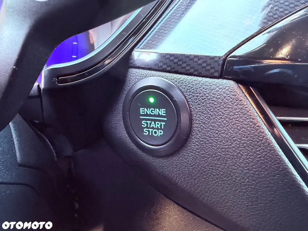 Ford Kuga 2.0 EcoBlue Hybrid ST-LINE - 21