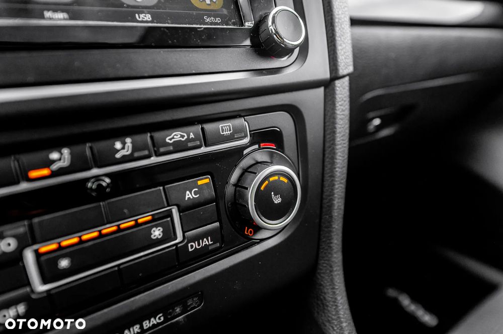 Volkswagen Golf 1.6 Highline - 33