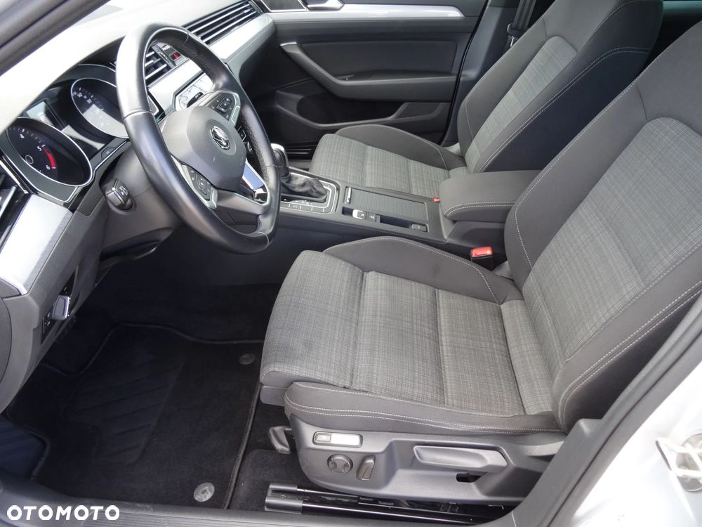 Volkswagen Passat 2.0 TDI SCR DSG Elegance - 12