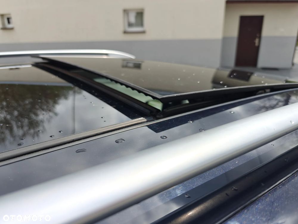 Volkswagen Touran 1.6 TDI DPF Highline - 18