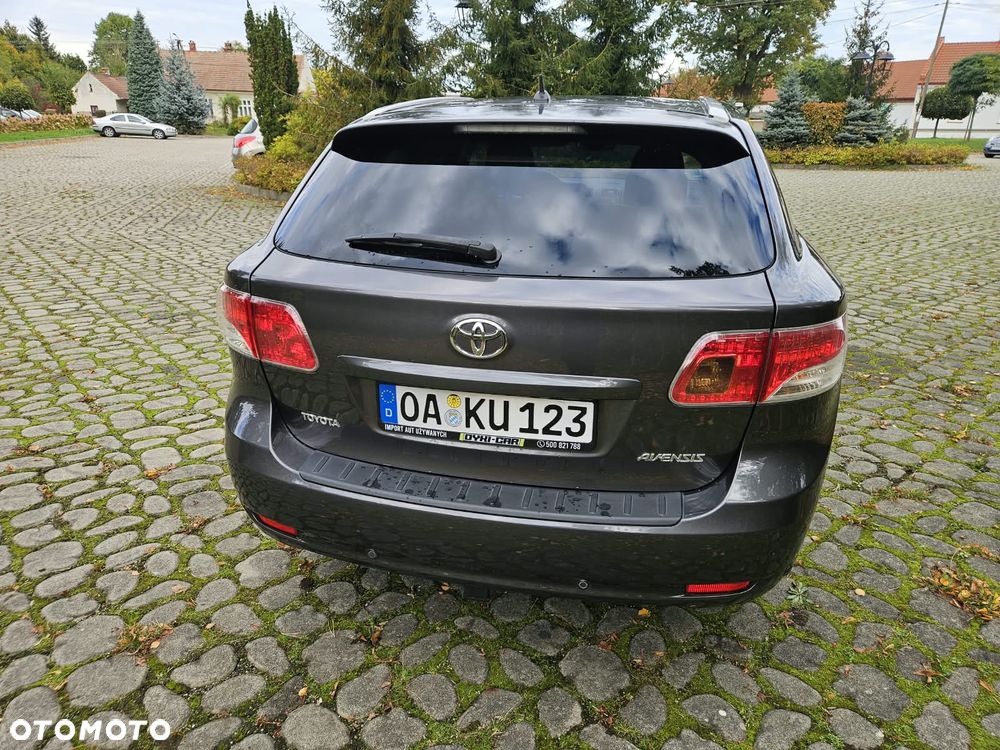 Toyota Avensis 2.0 Executive - 10