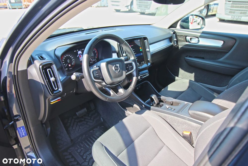 Volvo XC 40 T3 Momentum Pro - 33