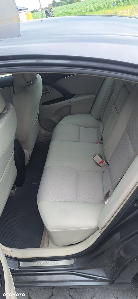 Toyota Avensis 2.2 D-4D 2010 - 8
