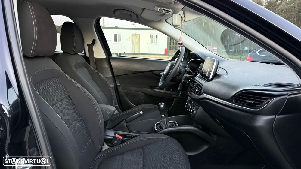 Fiat Tipo Station Wagon 1.3 M-Jet Lounge Tech - 26