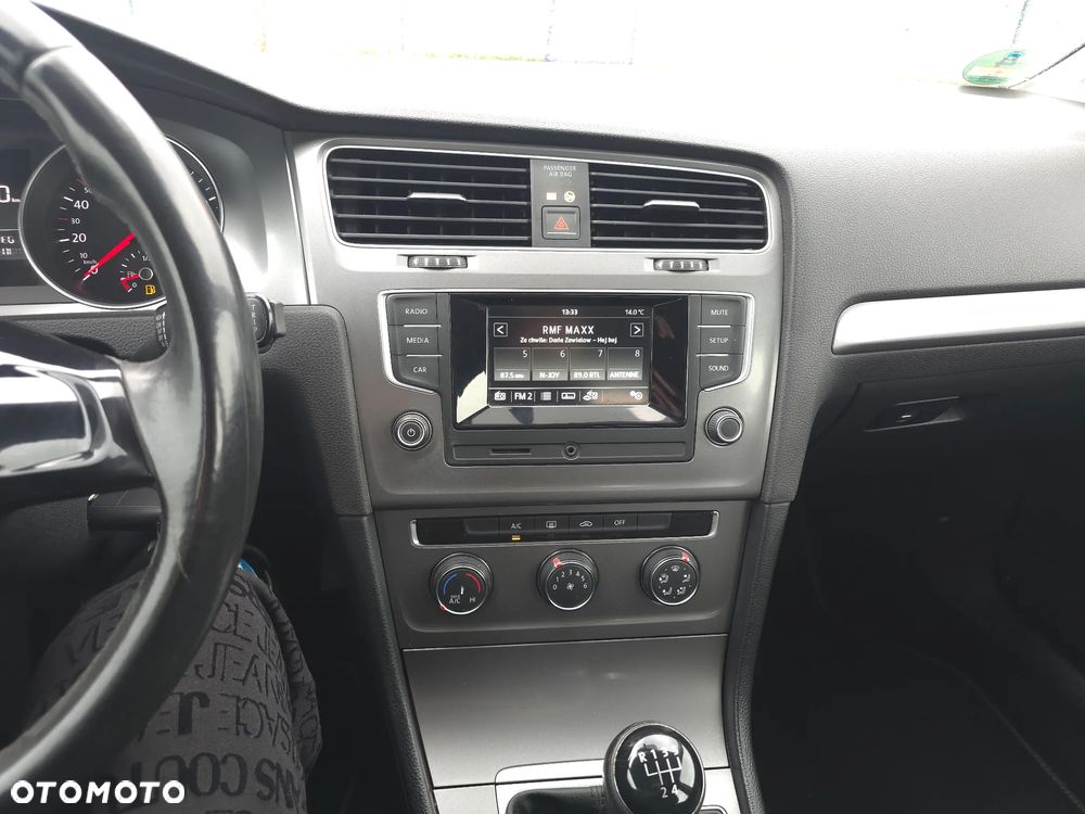 Volkswagen Golf 1.2 TSI BMT Trendline - 23