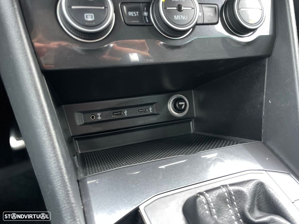 VW Tiguan 2.0 TDI R-Line DSG - 36