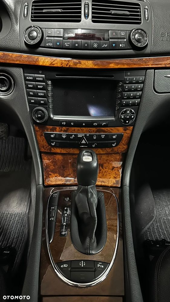 Mercedes-Benz Klasa E 500 4-Matic Elegance - 4