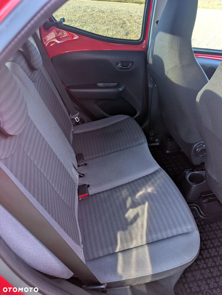 Toyota Aygo 1.0 VVT-i Color Edition - 35