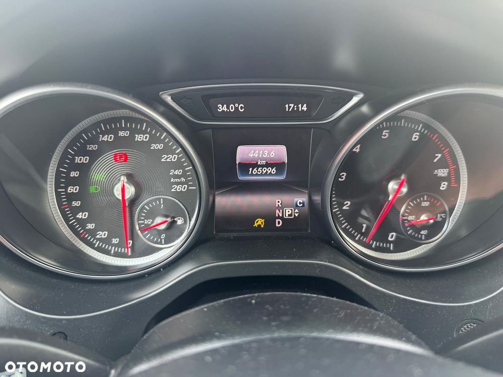 Mercedes-Benz CLA 220 4-Matic AMG Line - 8