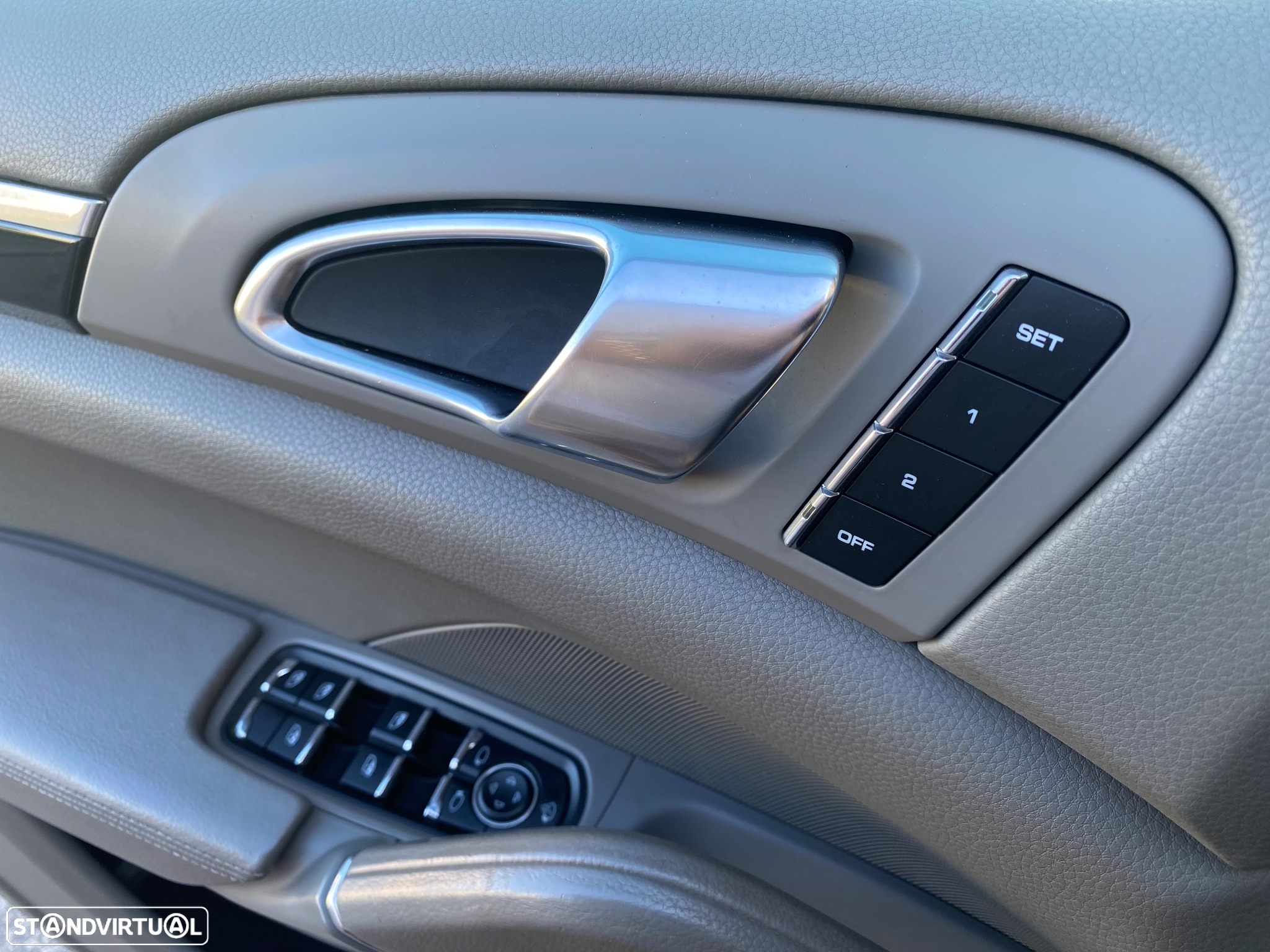 Porsche Cayenne - 26