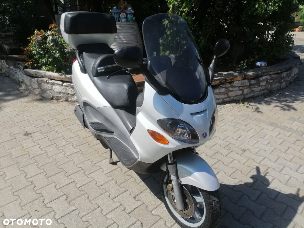 Piaggio X9 - 2