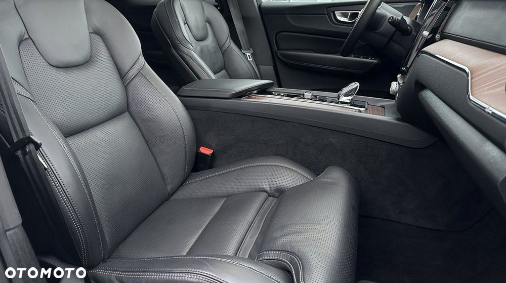 Volvo XC 60 B4 D Ultimate Dark - 18