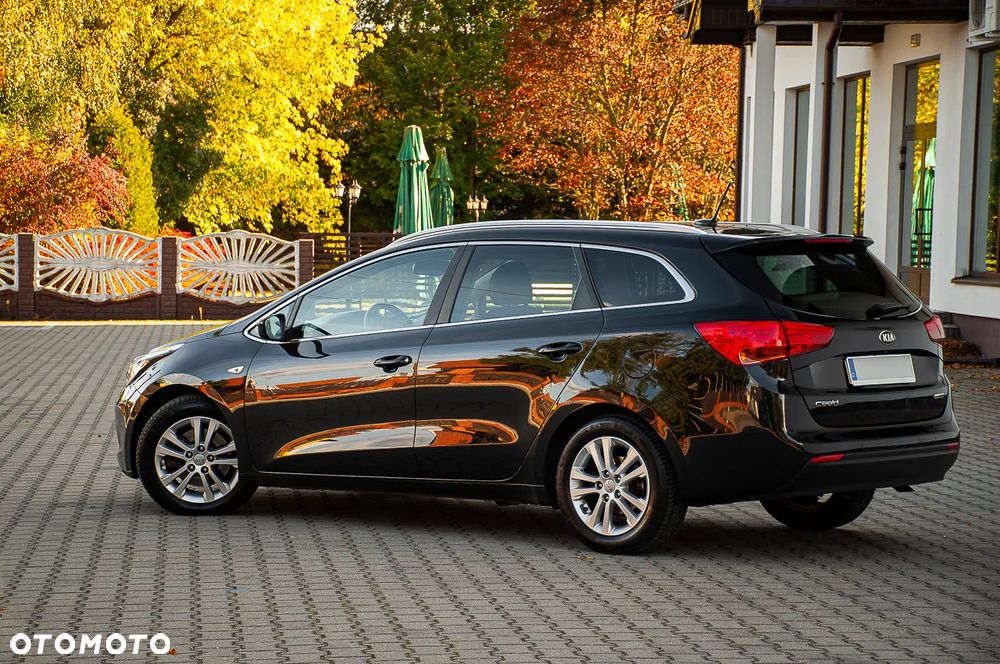 Kia Ceed 1.6 CRDi 128 ISG Dream Team Edition - 19