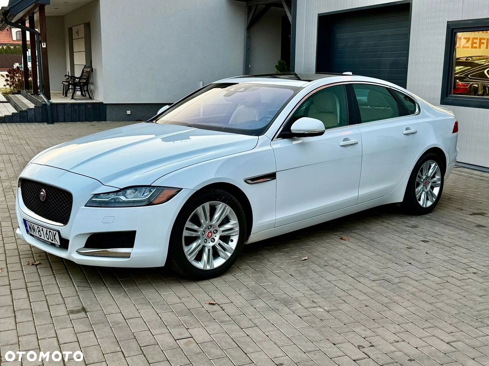 Jaguar XF 35t Prestige - 3