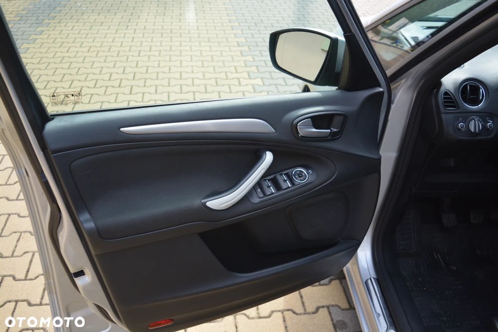 Ford Galaxy 2.0 Trend - 16
