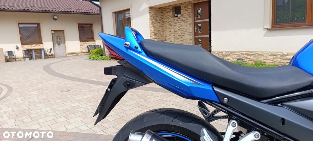 Suzuki GSX - 26