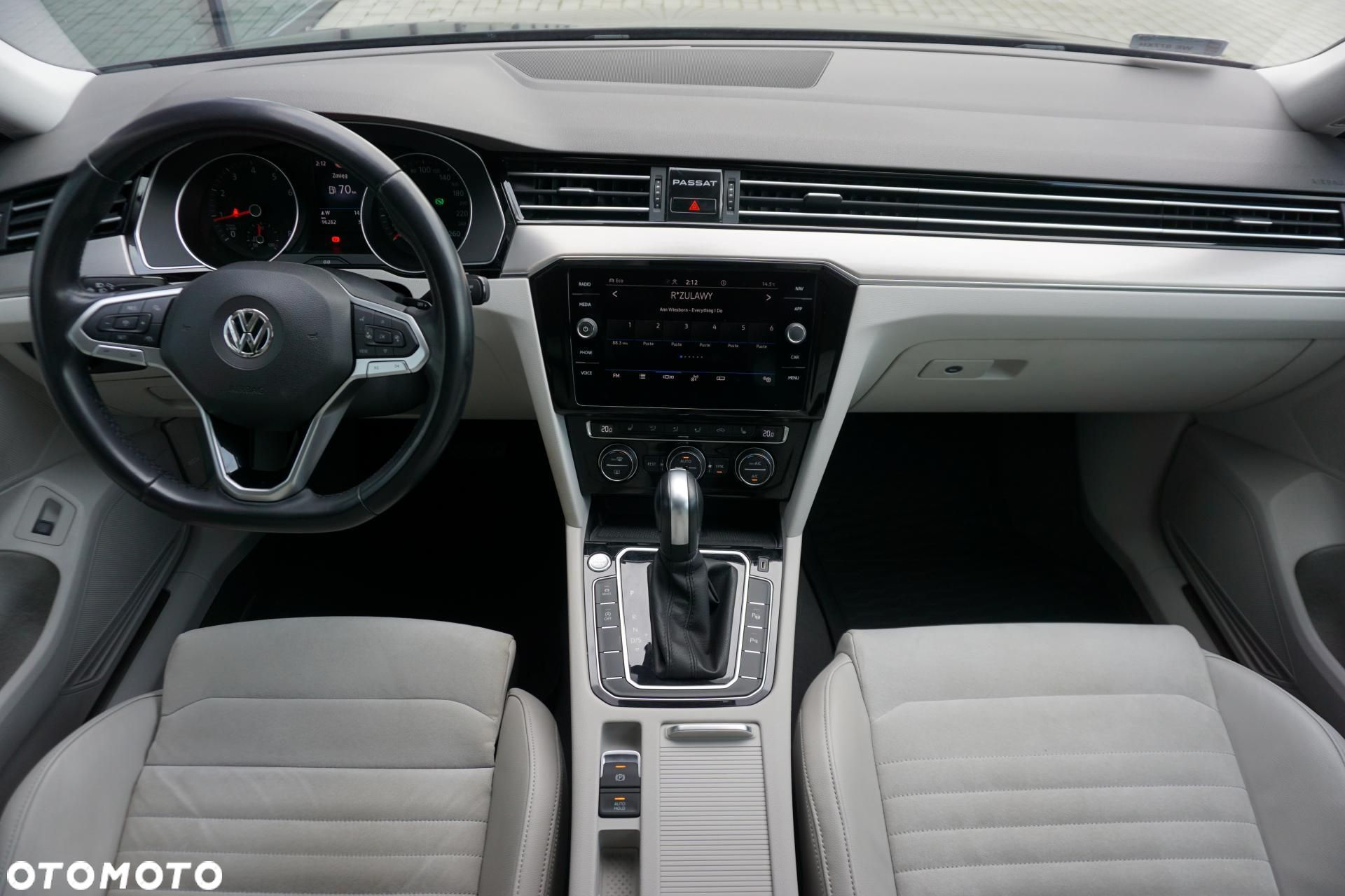 Volkswagen Passat 2.0 TSI Elegance DSG - 20