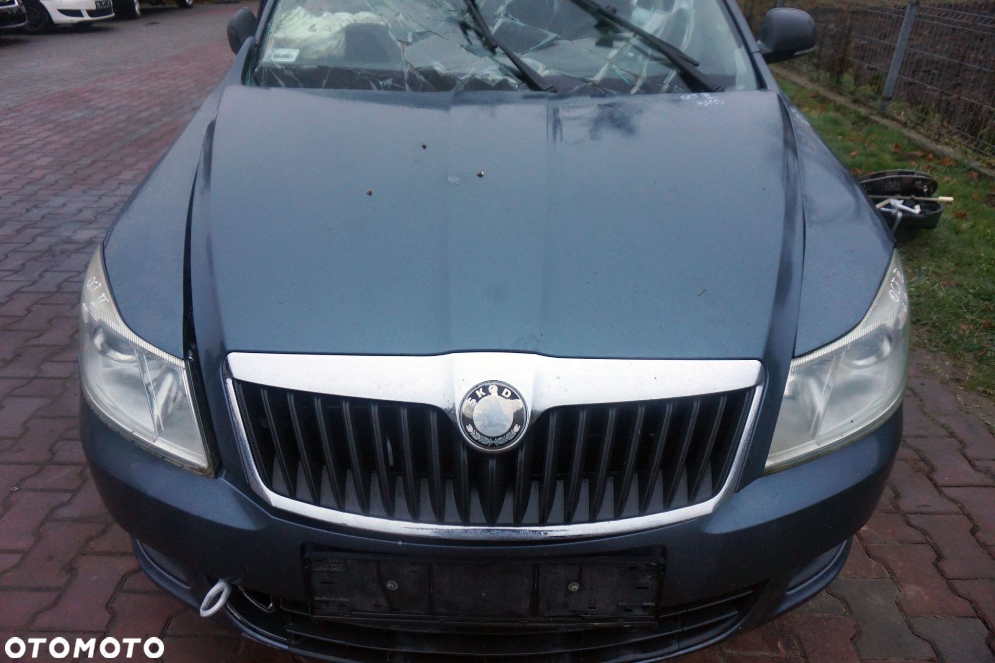 PAS PRZEDNI CHŁODNICE OCTAVIA II LIFT 1.9 TDI  SKODA 2008-2013 - 1