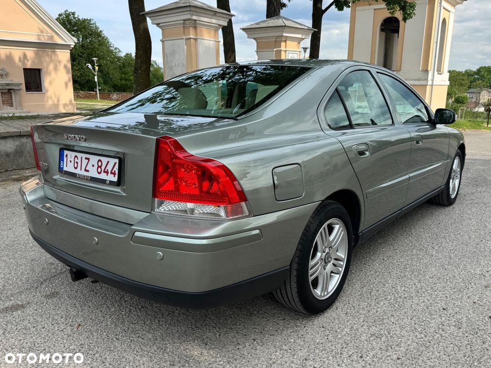 Volvo S60 2.4D Momentum - 10