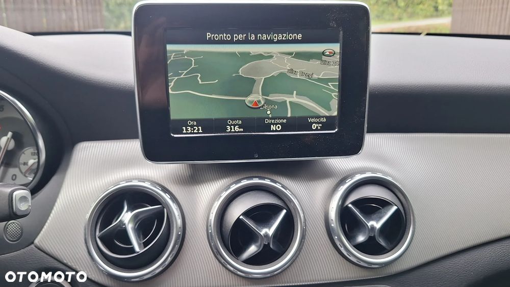 Mercedes-Benz GLA 250 4Matic 7G-DCT AMG Line - 16