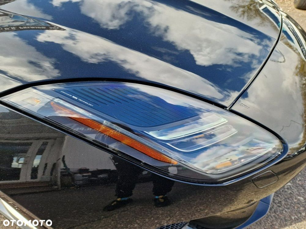 Jaguar F-Type 2.0 Turbo Chequered Flag - 37