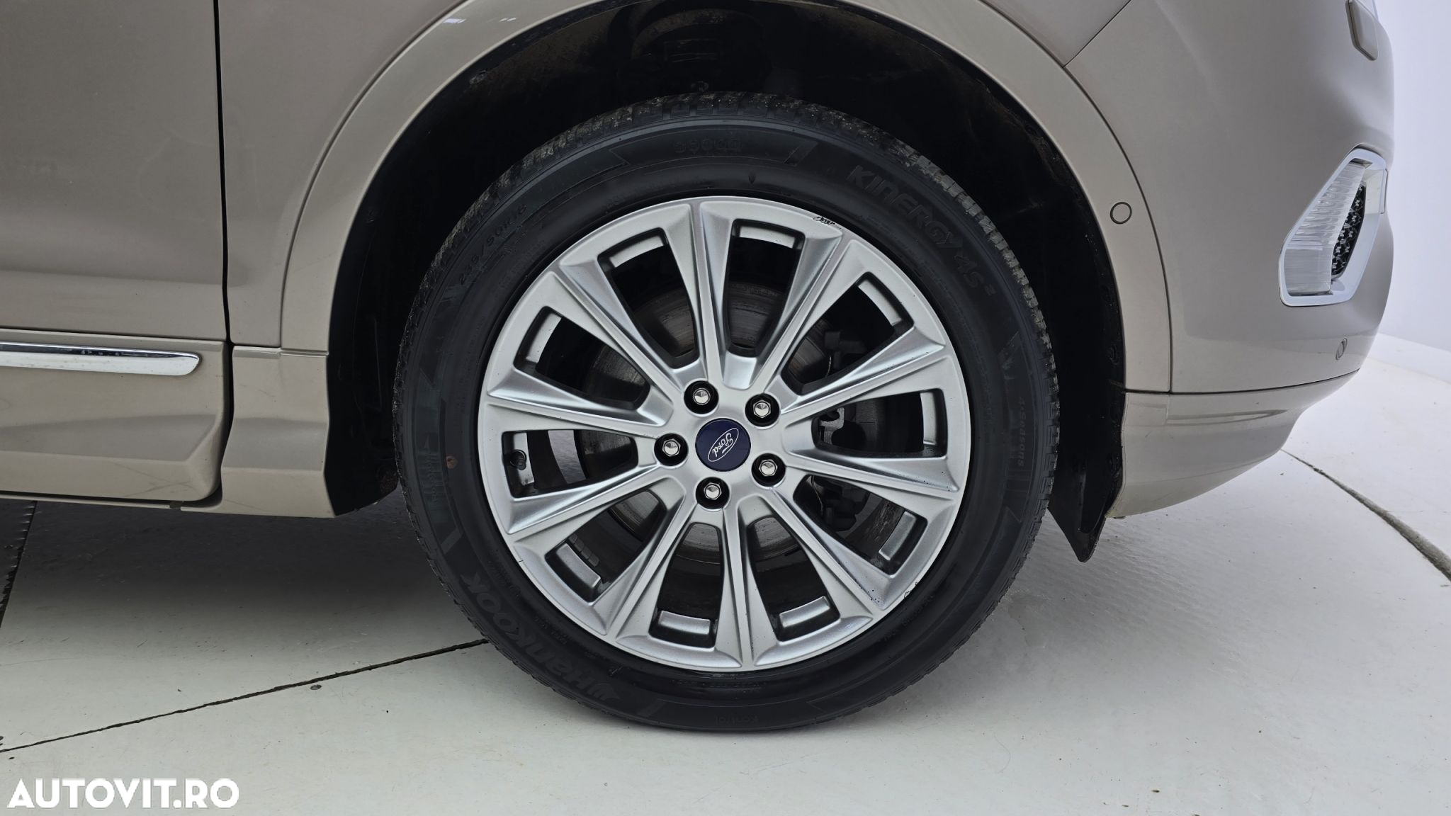 Ford Kuga - 23