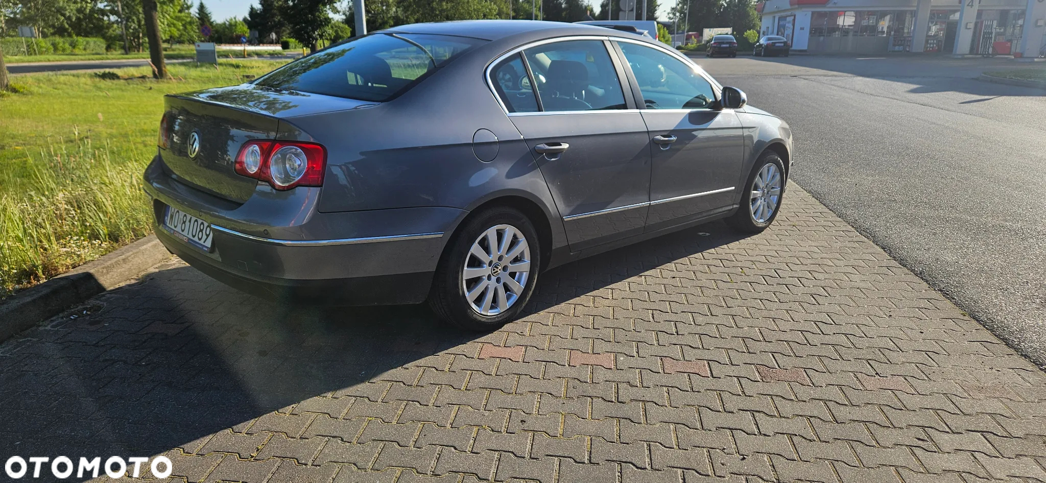 Volkswagen Passat - 2