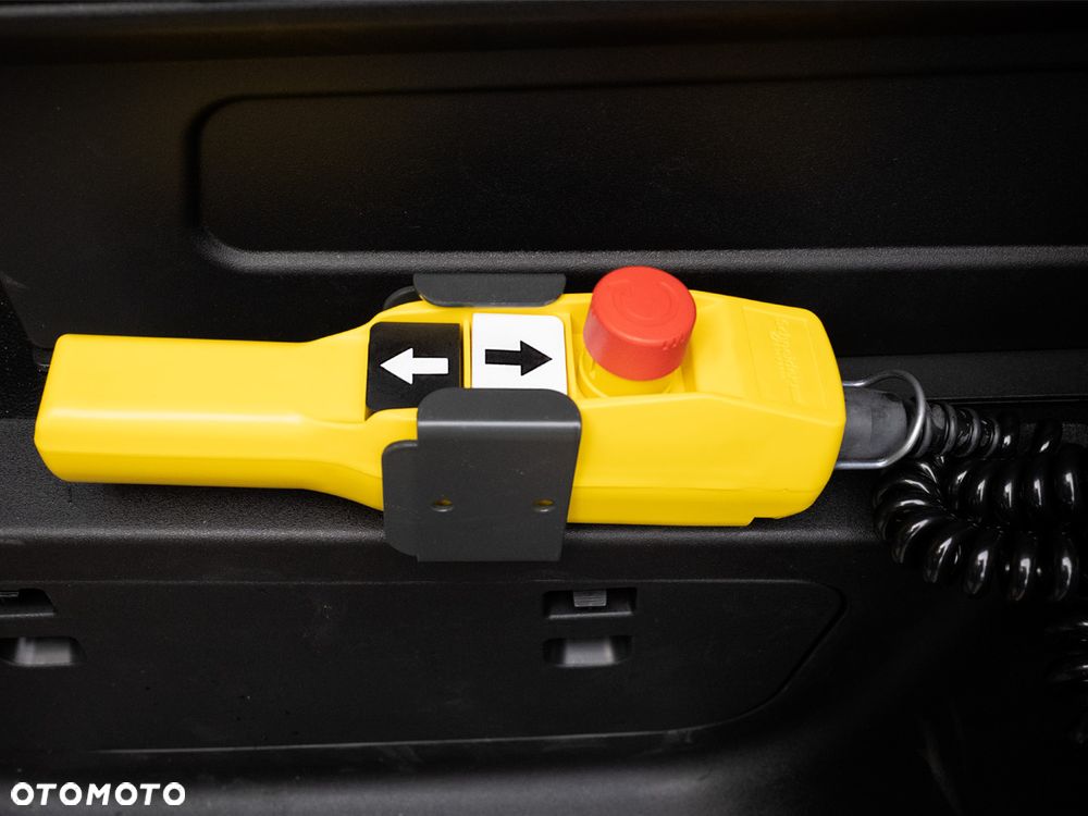 Iveco Daily 35C18H wywrotka fabryczna - 8