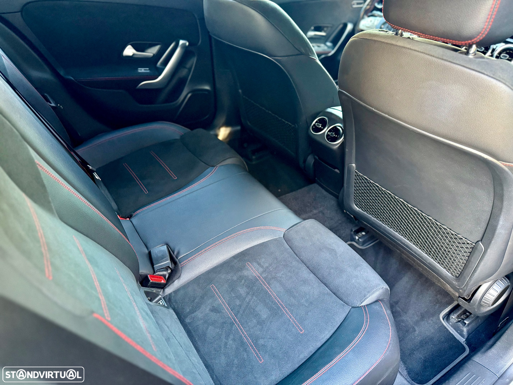 Mercedes-Benz A 200 Limousine AMG Line Aut. - 31