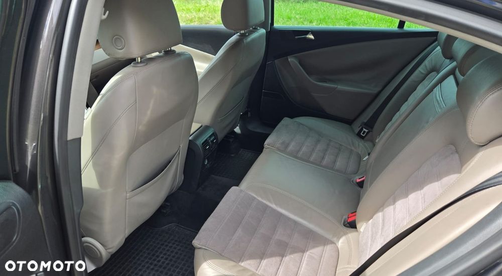 Volkswagen Passat 2.0 FSI Comfortline - 9