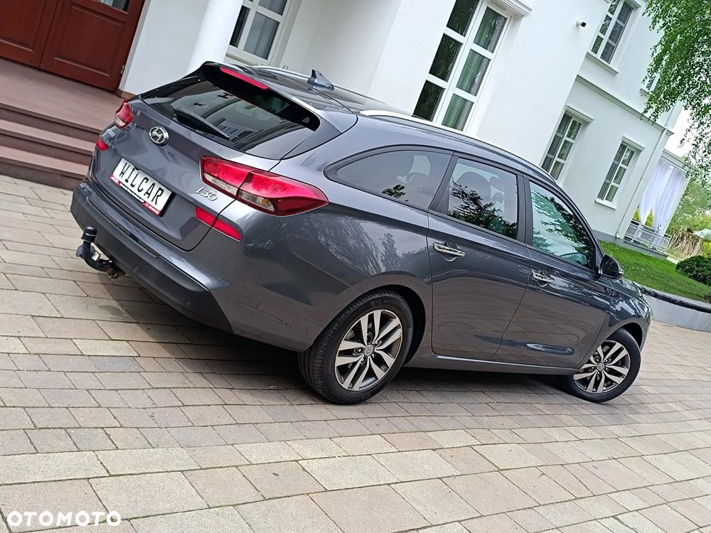 Hyundai i30 blue Kombi 1.6 CRDi Style - 13
