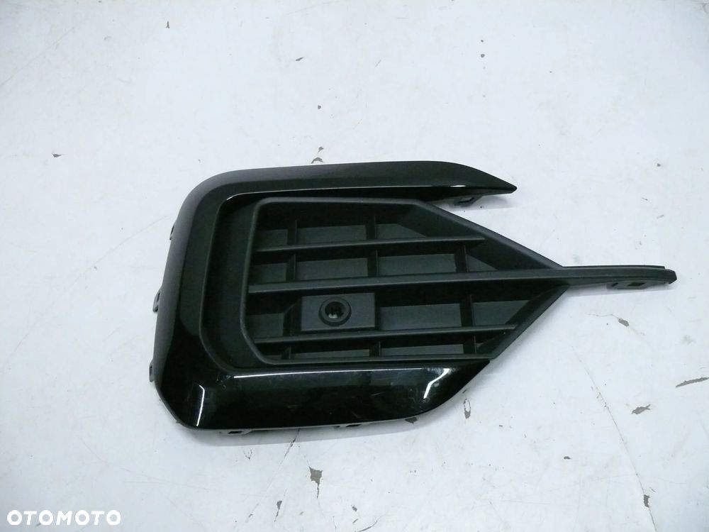 VW TOUAREG III R-LINE KRATKA ZDERZAKA PRAWA