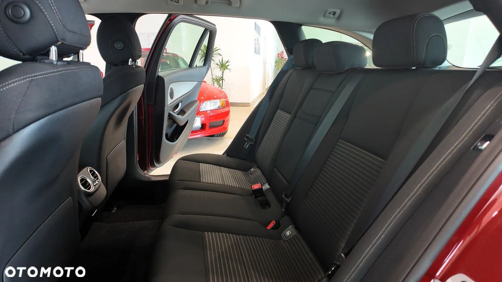 Mercedes-Benz Klasa E 220 d T 9G-TRONIC Avantgarde - 31