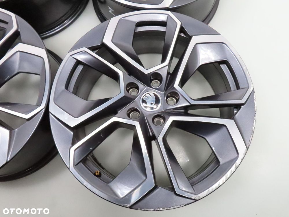 Alufelgi 19'' Skoda Octavia IV RS Superb 5x112 ET48 5E3601025S - 9