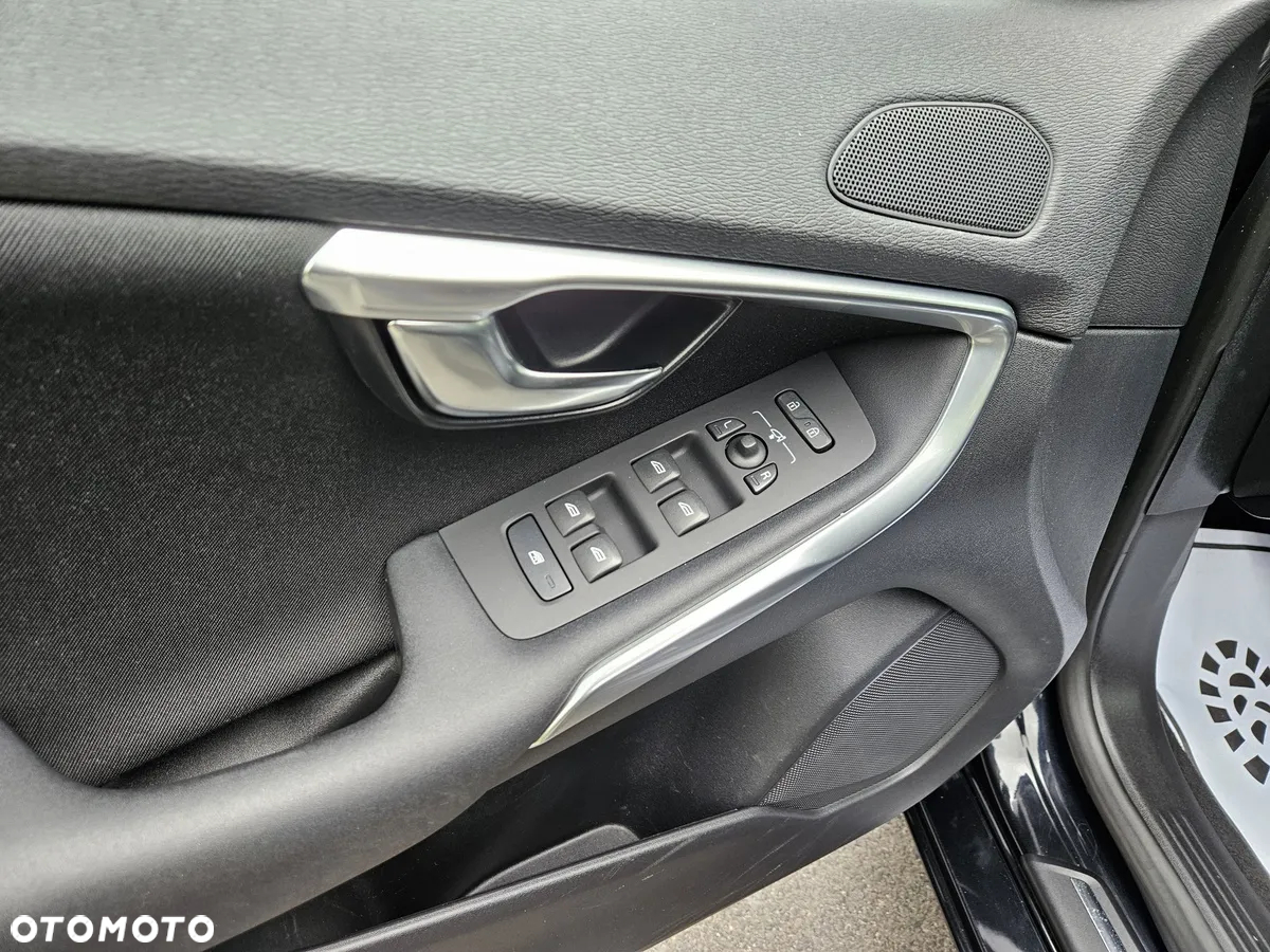 Volvo V40 - 22