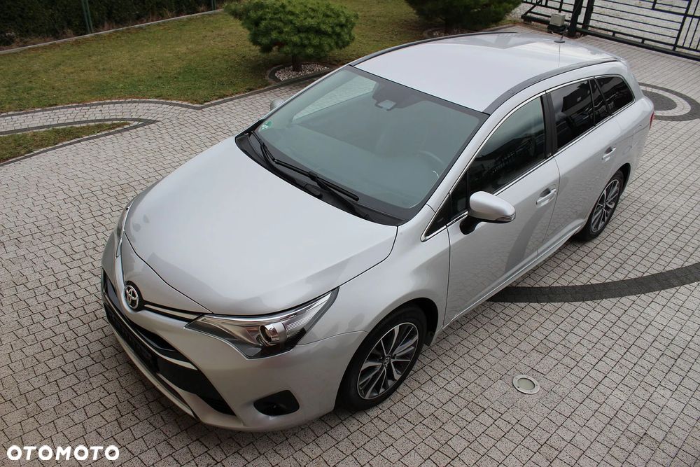 Toyota Avensis 2.0 D-4D Prestige - 1