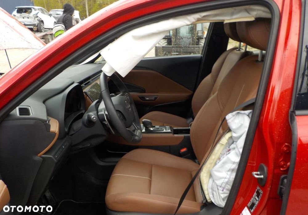 Lexus LBX - 18
