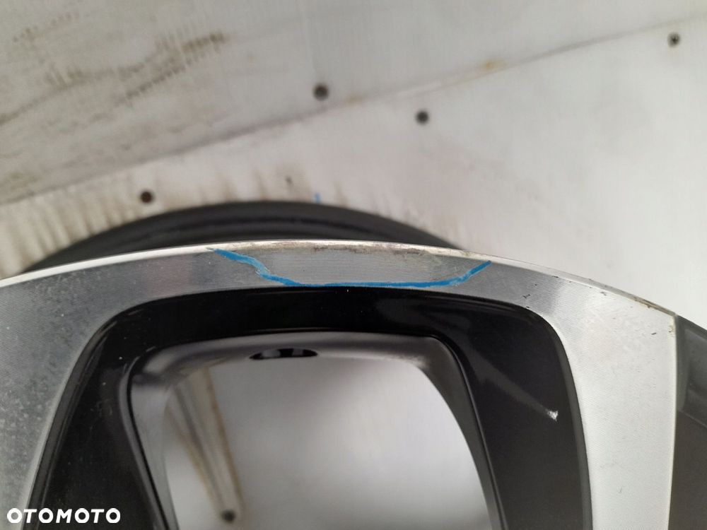 Felga aluminiowa Renault OE 40300795R 7.0" x 18" 5x114,3 ET35 - 4