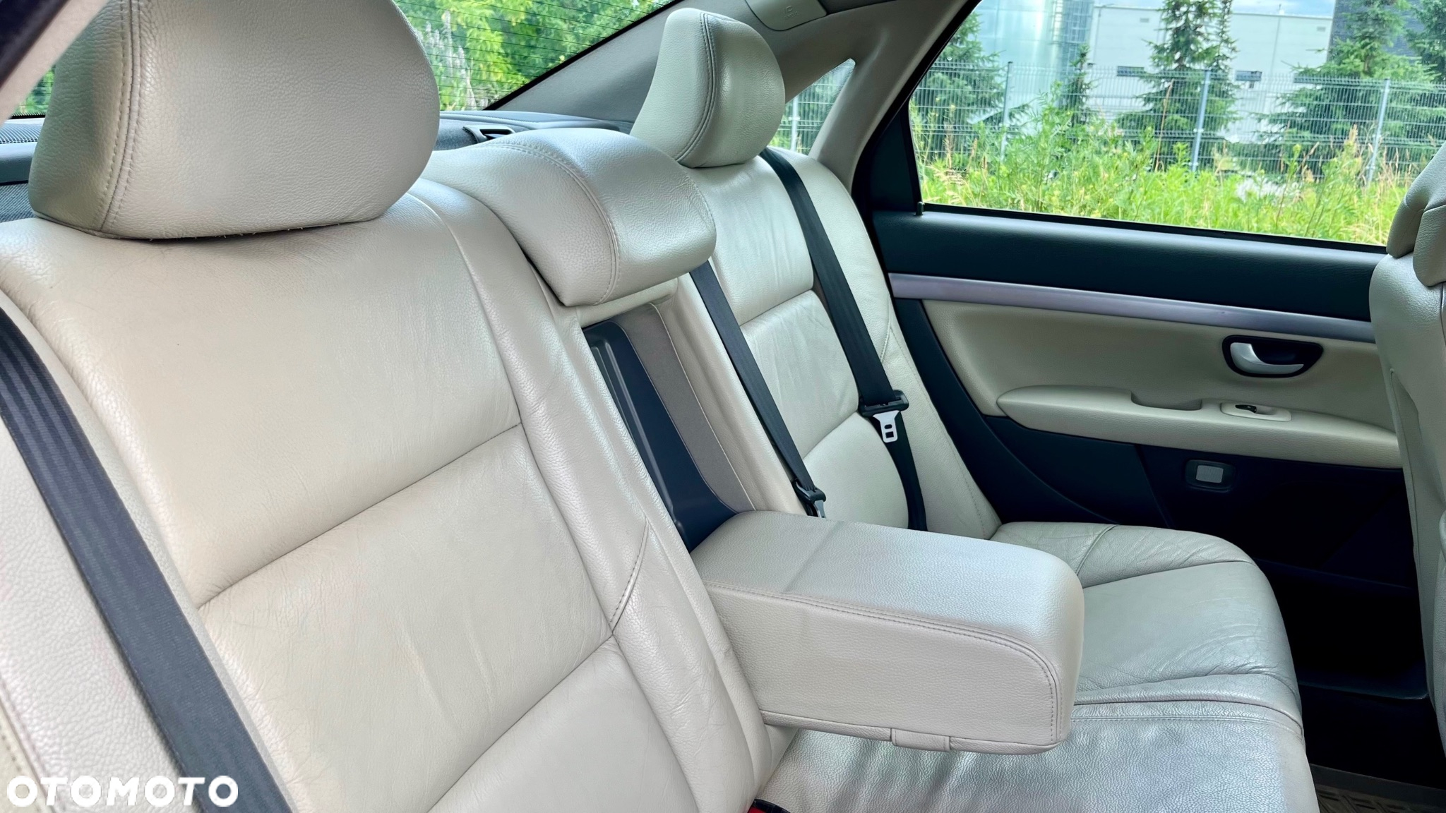 Volvo S80 2.4 - 39