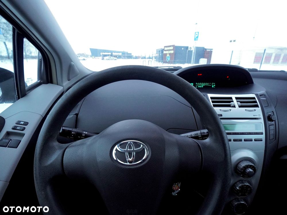 Toyota Yaris 1.0 Luna A/C - 13