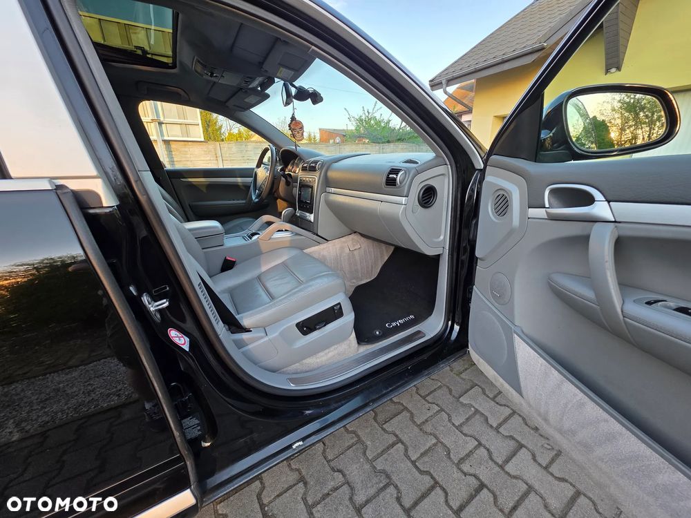 Porsche Cayenne - 5
