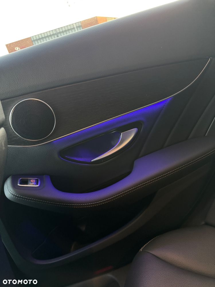 Mercedes-Benz Klasa C 300 e 9G-TRONIC AMG Line - 36