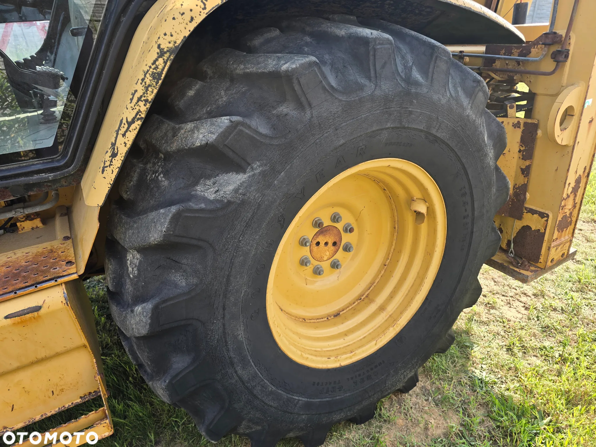 Caterpillar - 22