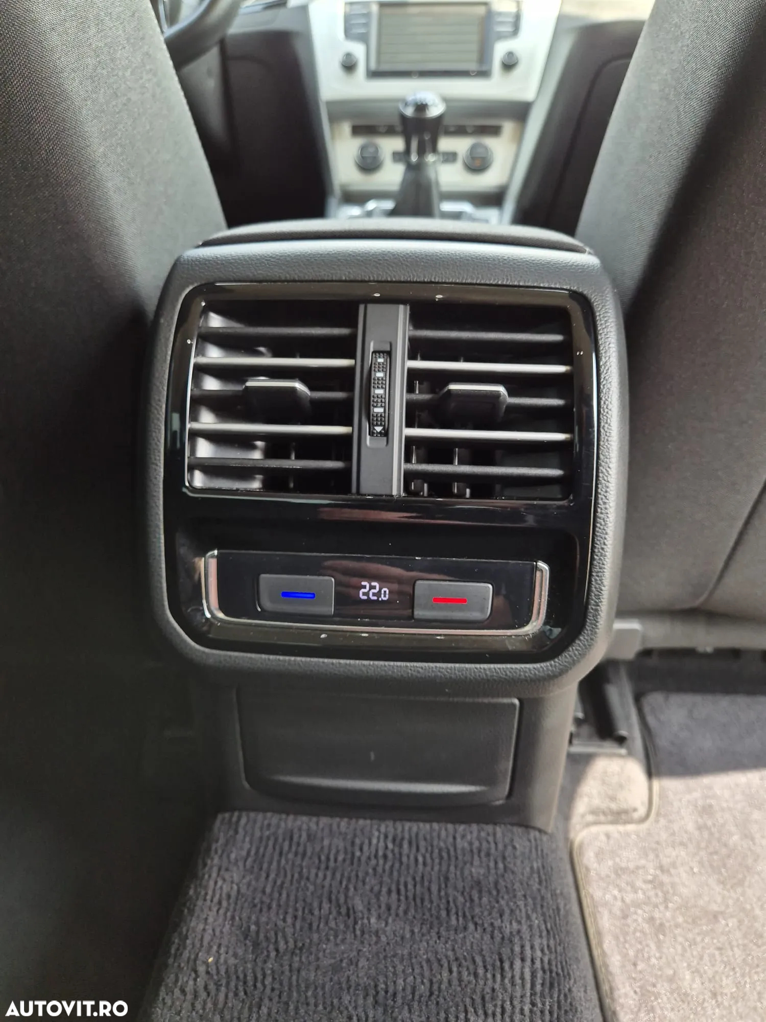 Volkswagen Passat 2.0 TDI Comfortline - 18