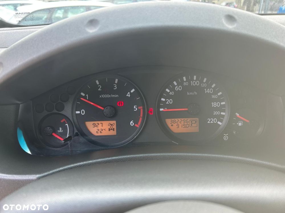 Nissan Navara 2.5 D SE - 23