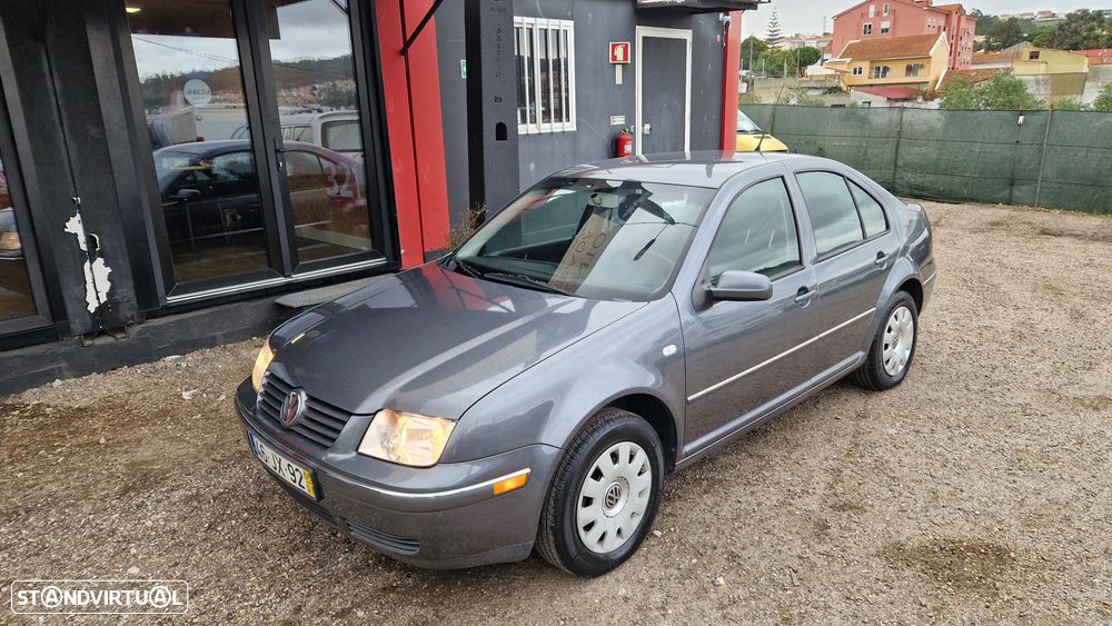 VW Jetta 1.9 TDi Confortine DSG - 2