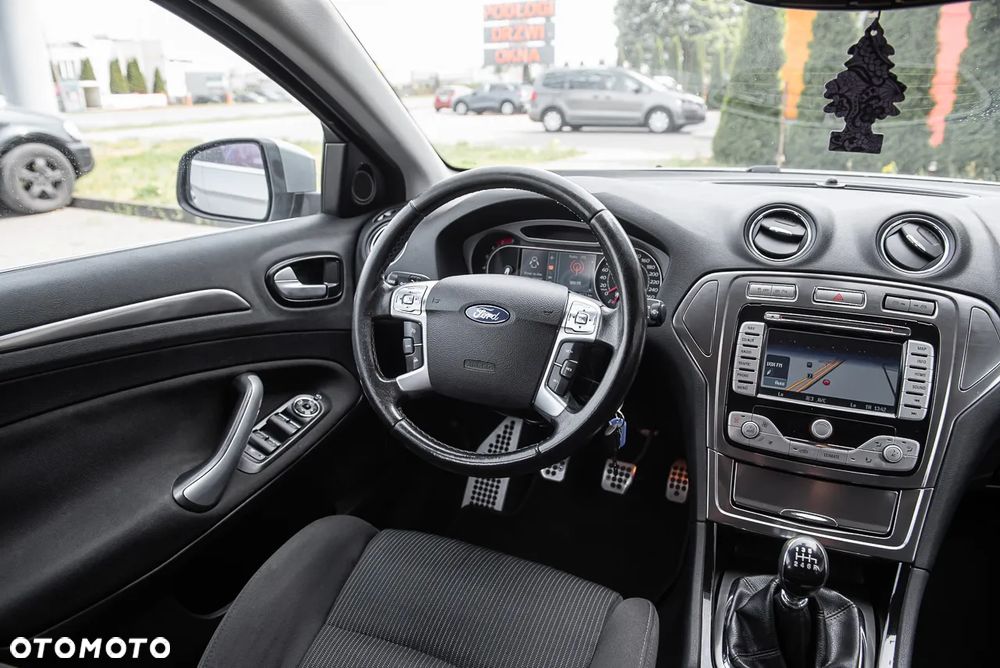 Ford Mondeo 2.5 Black Magic - 25