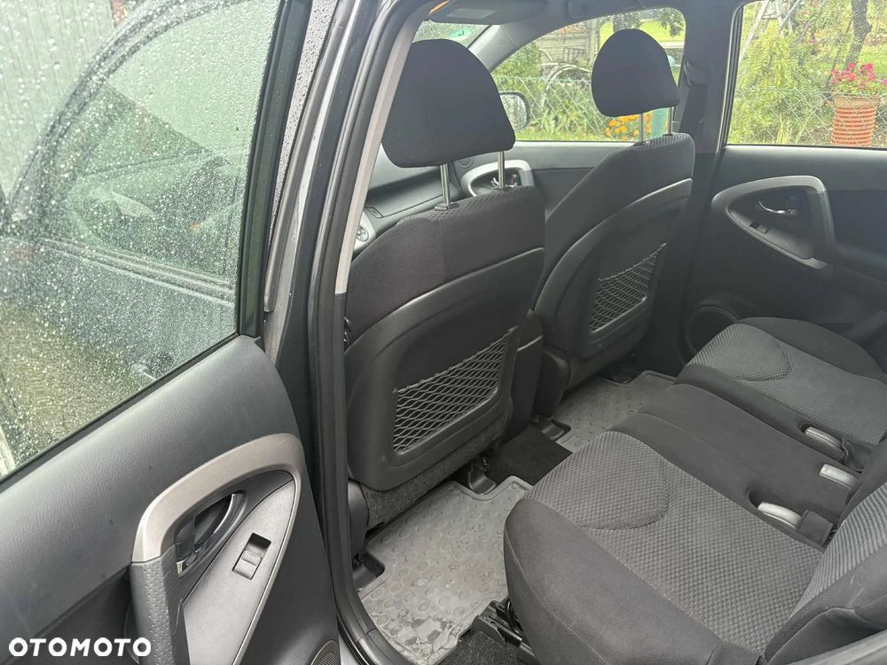 Toyota RAV4 - 4