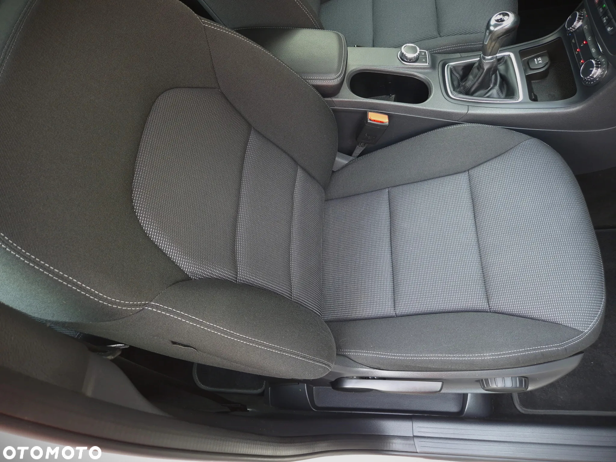 Mercedes-Benz Klasa B 200 BlueEFFICIENCY Edition 1 - 35