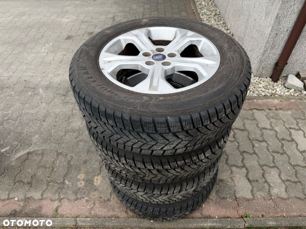 Ford Kuga 1.5 EcoBoost 2x4 Titanium - 37